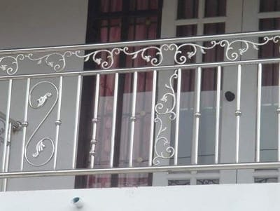 cung-cap-va-thi-cong-cau-thang-inox