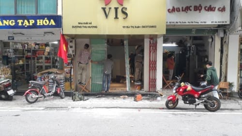 thi-cong-cai-tao-cua-hang