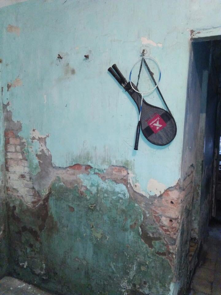 Tường ẩm mốc, bong tróc