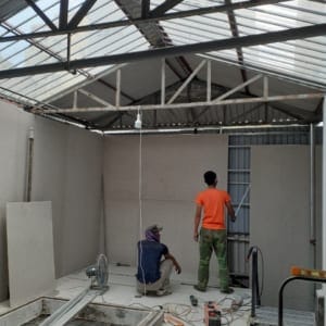 thi-cong-ban-tam-cemboard