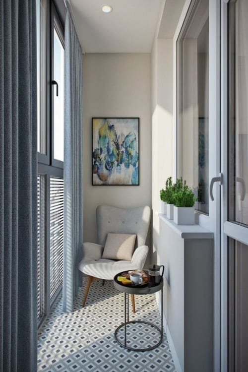 Ban-công-có-giá-để-sách