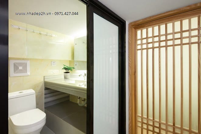 cửa-nhà-vệ-sinh