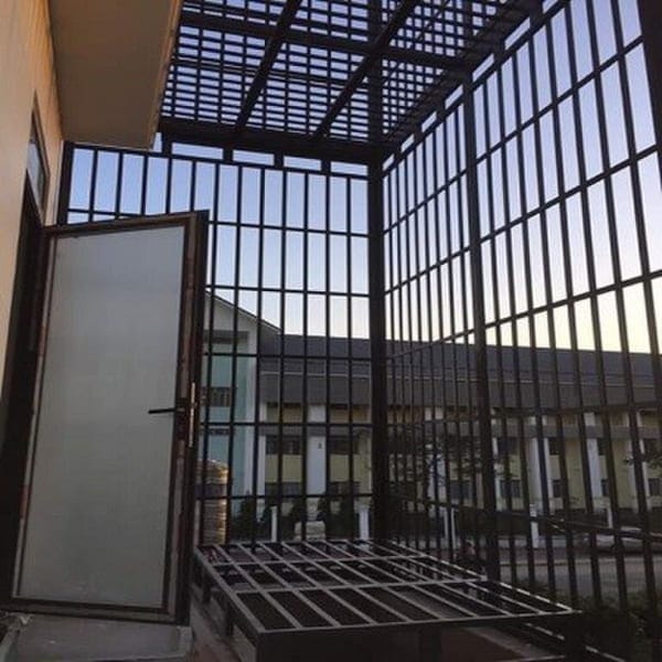 Thi-công-chuồng-cọp-ban-công-Mẫu-5