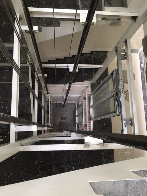 thi công lắp đặt cầu thang máy