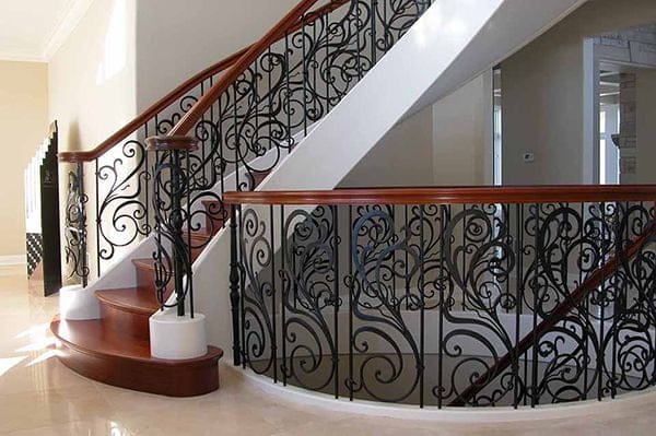 Thiết kế cầu thang sắt nghệ thuật 2022