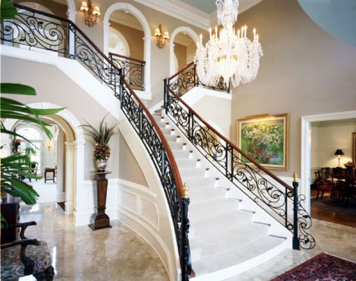 thiết kế cầu thang sắt nghệ thuật 2022